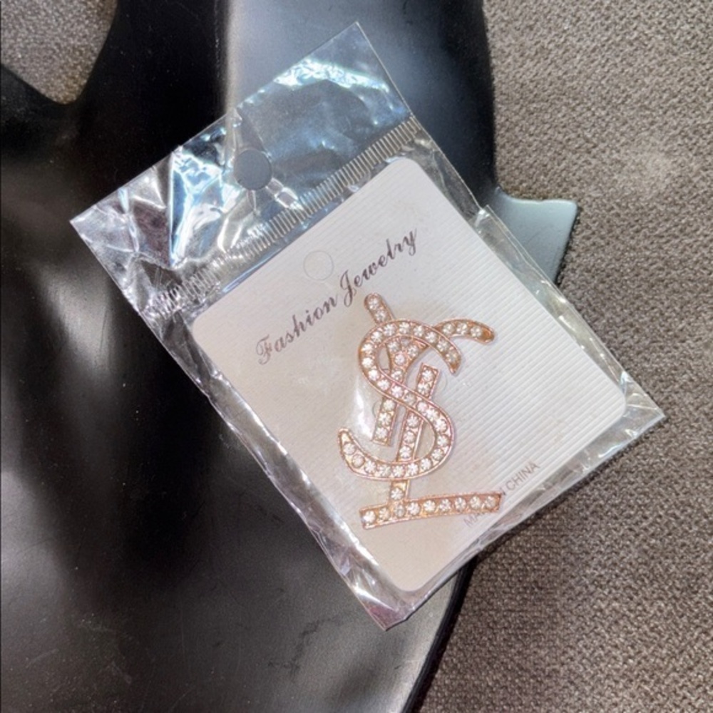 Fashion Jewelry Gold Initial Brooch
